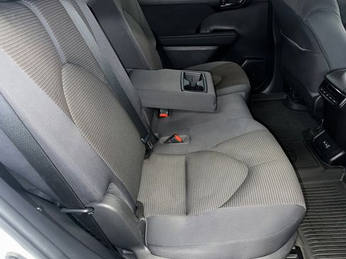 Used 2023 Toyota Highlander L FWD image 26