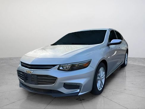 Used 2016 Chevrolet Malibu LT w/ Leather Package FWD image 2