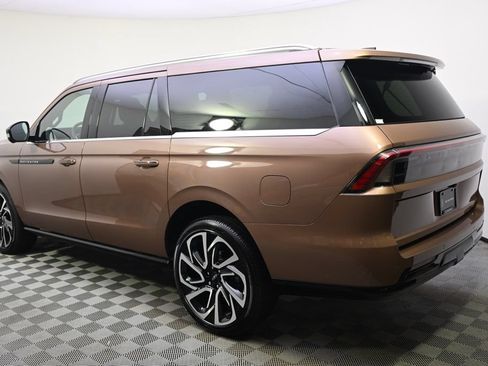 New 2026 Lincoln Navigator L Black Label AWD/4WD image 3