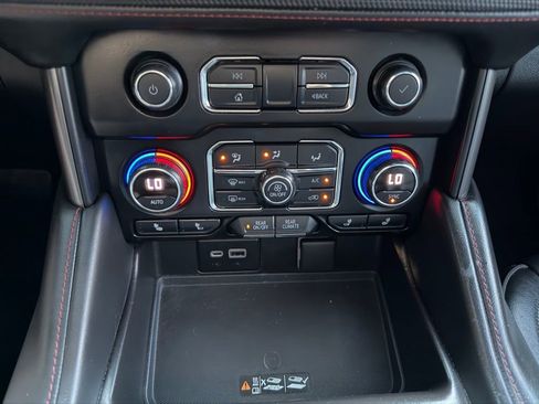 Used 2021 Chevrolet Suburban RST w/ Luxury Package image 42