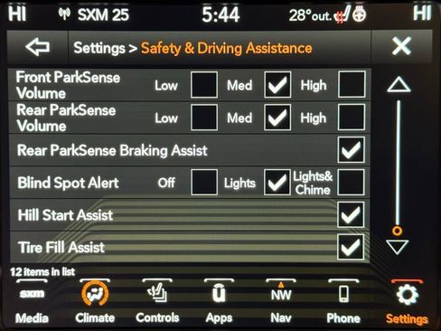 Used 2023 Jeep Cherokee Altitude Lux image 29