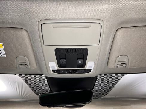 Used 2025 Honda Pilot Touring image 16