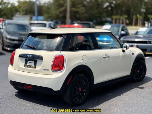 Used 2018 MINI Cooper 2-Door Hardtop FWD image 7