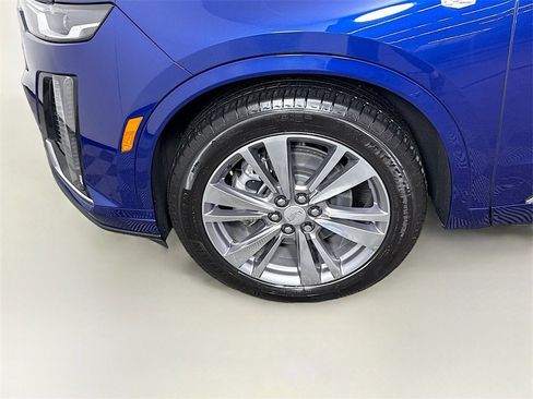 Used 2024 Cadillac XT6 Premium Luxury image 25