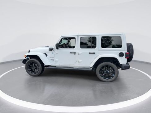 Used 2023 Jeep Wrangler Unlimited Sahara w/ Cold Weather Group AWD/4WD image 5