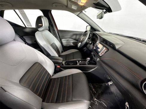Used 2023 Nissan Kicks SR w/ SR Premium Package image 39