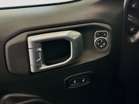 Used 2022 Jeep Wrangler Sport S image 15