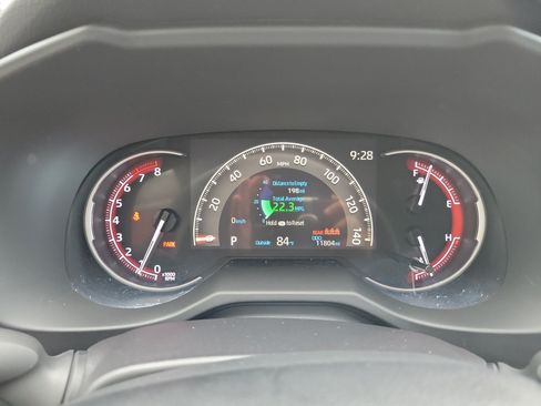 Certified 2025 Toyota RAV4 LE FWD image 28