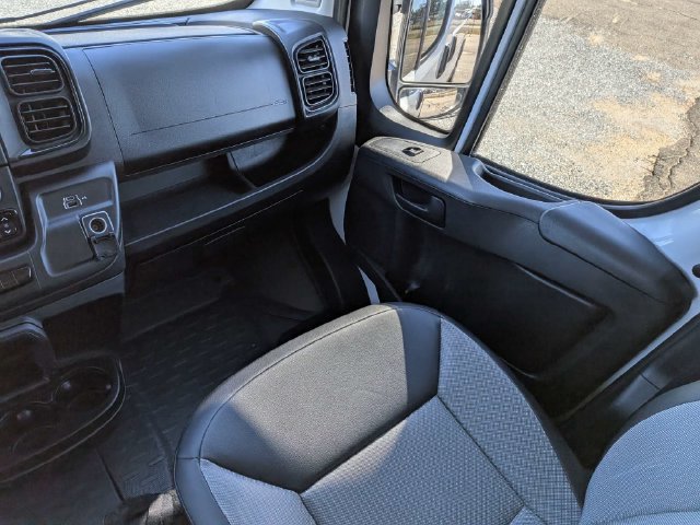 Used 2025 RAM ProMaster 2500 w/ Convenience Group FWD image 18