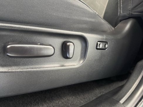 Used 2022 Toyota Tacoma TRD Sport w/ Technology Package image 15