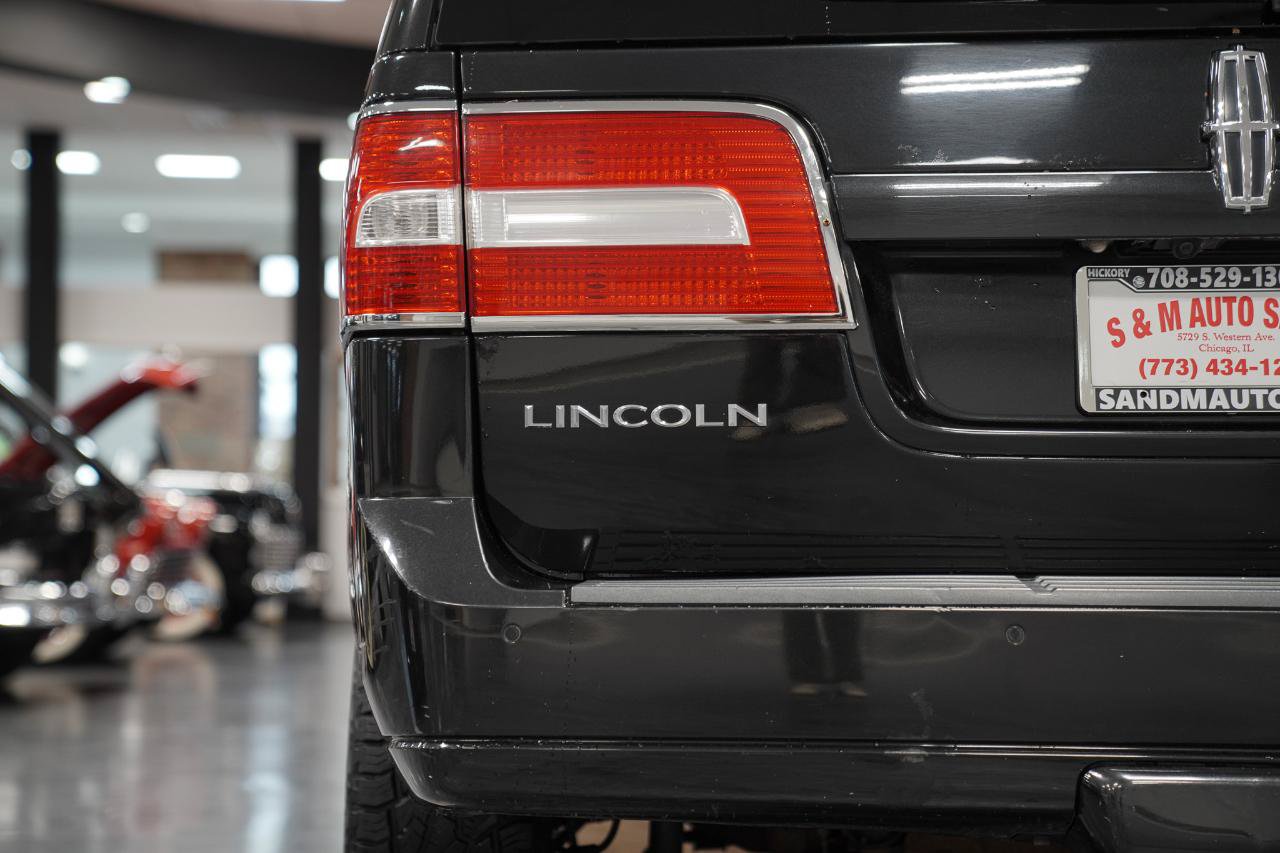 Used 2012 Lincoln Navigator 4WD image 15