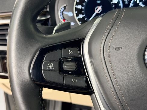 Used 2019 BMW 530i w/ Convenience Package RWD image 13