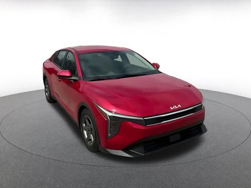 Used 2025 Kia K4 LXS image 9