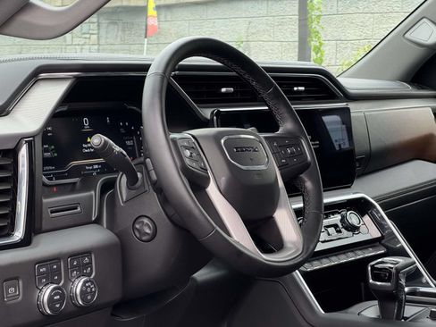 Used 2023 GMC Sierra 1500 Denali AWD/4WD image 11