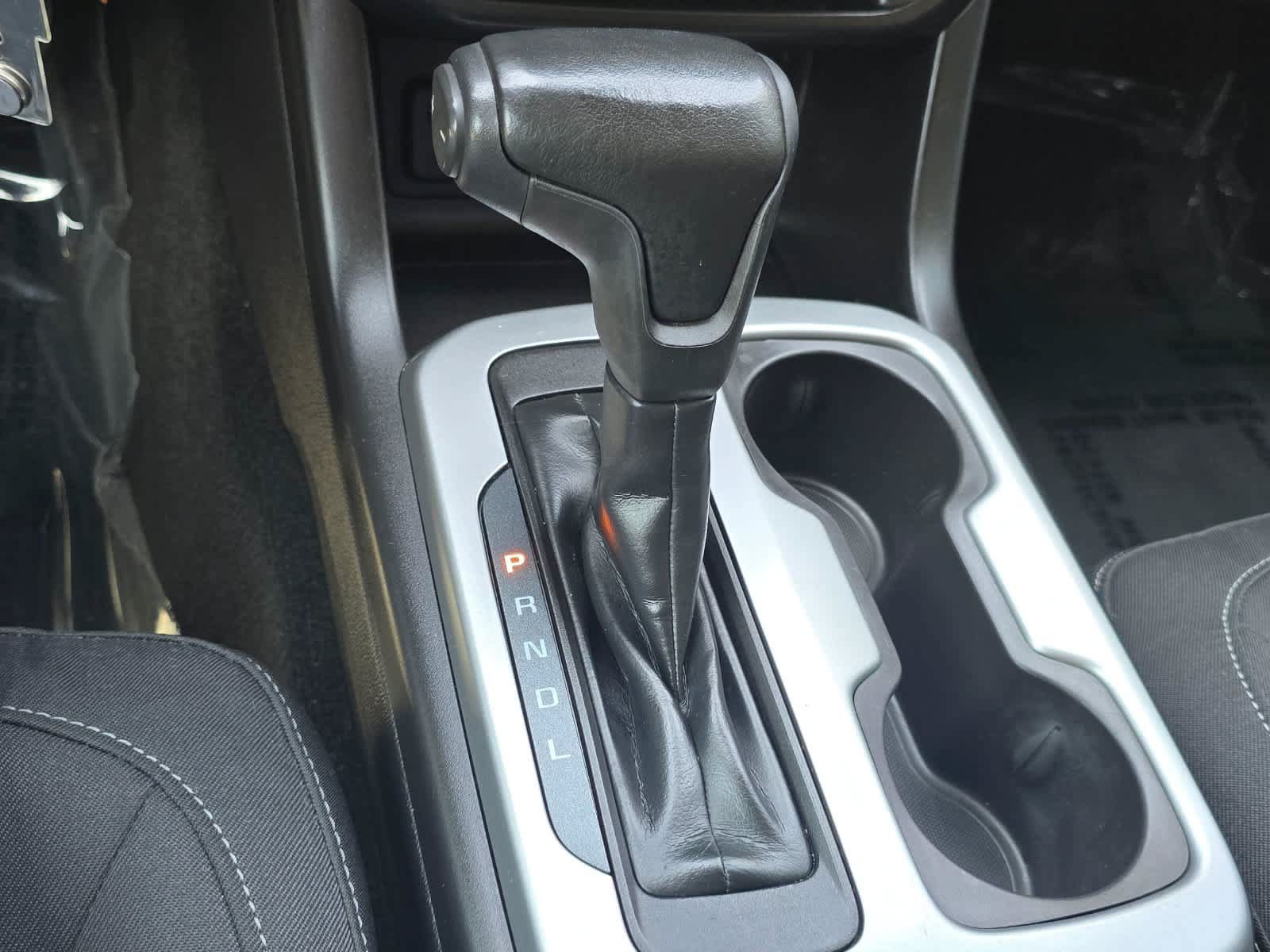 Used 2018 Chevrolet Colorado LT w/ LT Convenience Package RWD image 16