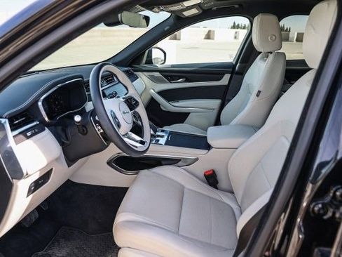 Used 2024 Jaguar F-PACE R-Dynamic S image 20