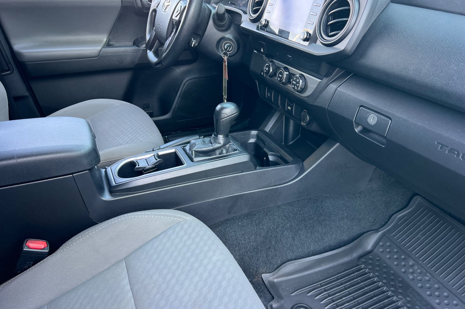 Used 2022 Toyota Tacoma SR RWD image 19