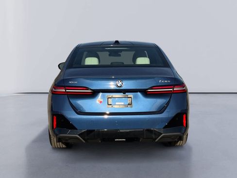 New 2026 BMW 530i xDrive w/ Executive Package image 4