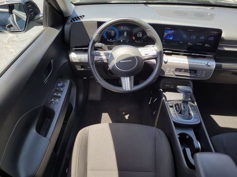 Used 2025 Hyundai Kona SEL FWD image 17