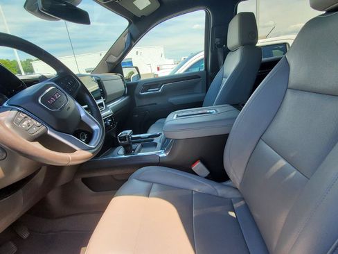 Used 2022 GMC Sierra 1500 SLT w/ SLT Convenience Package AWD/4WD image 3