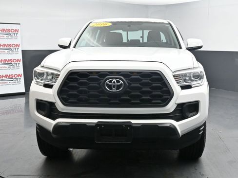 Used 2016 Toyota Tacoma SR image 3