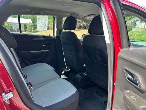 Used 2015 Chevrolet Trax LS w/ LPO, Protection Package FWD image 41