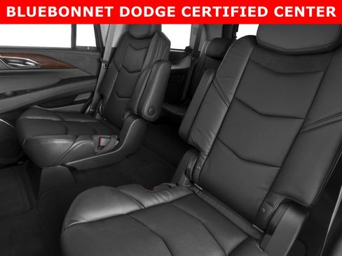 Used 2018 Cadillac Escalade Luxury RWD image 8