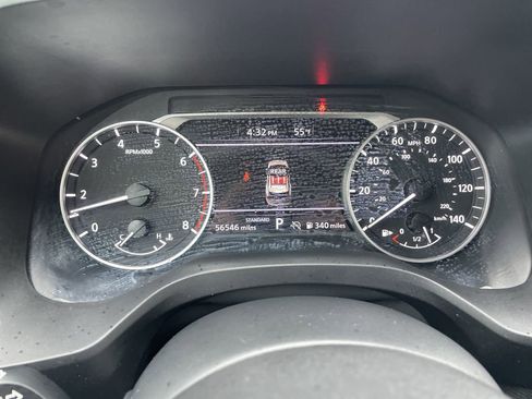 Used 2024 Nissan Rogue S FWD image 17