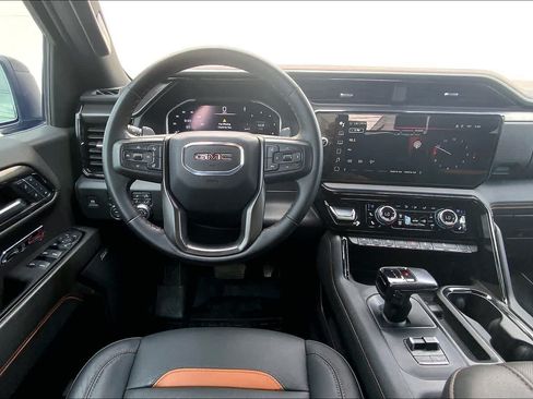 Used 2024 GMC Sierra 1500 AT4 w/ Technology Package AWD/4WD image 14