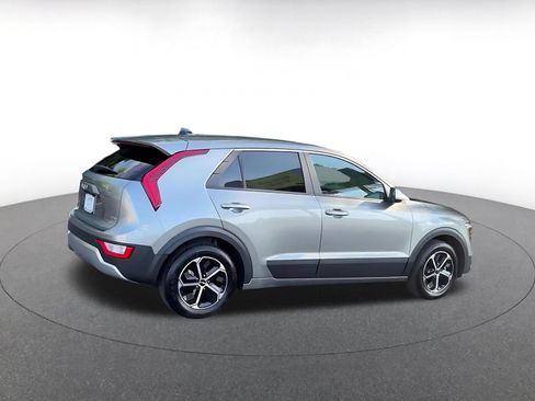 Used 2026 Kia Niro LX FWD image 15