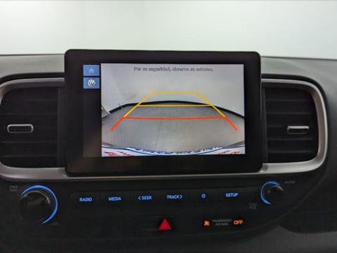 Used 2024 Hyundai Venue SEL image 28