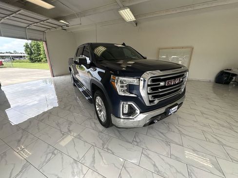 Used 2019 GMC Sierra 1500 SLT RWD image 2