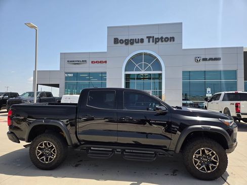 Used 2024 Chevrolet Colorado ZR2 w/ ZR2 Convenience Package III AWD/4WD image 2