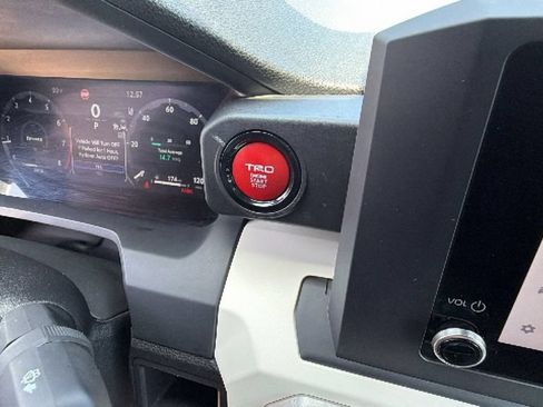 Used 2024 Toyota Tacoma TRD Off-Road AWD/4WD image 17