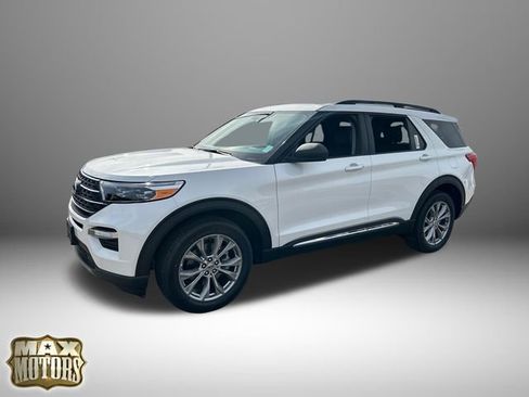 New 2024 Ford Explorer XLT w/ Equipment Group 202A AWD/4WD image 4