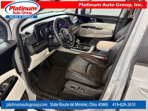 Used 2023 Kia Carnival EX FWD image 10