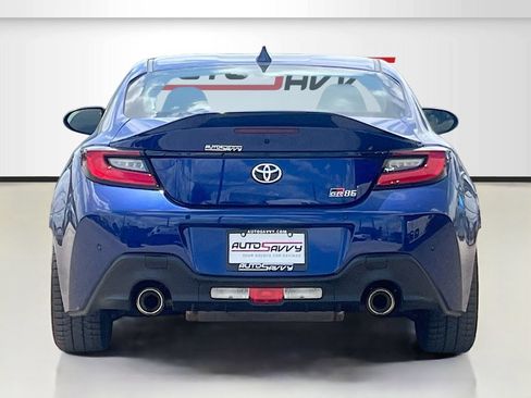 Used 2025 Toyota GR86 Premium w/ ALL Weather Mat Package (TMS) RWD image 6