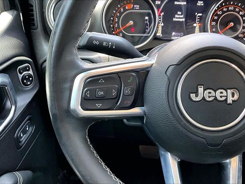 Used 2019 Jeep Wrangler Unlimited Sahara AWD/4WD image 23