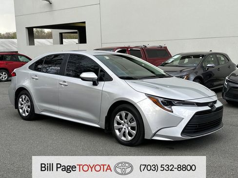Used 2025 Toyota Corolla LE image 1