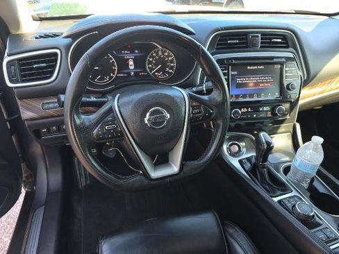 Used 2017 Nissan Maxima Platinum image 5
