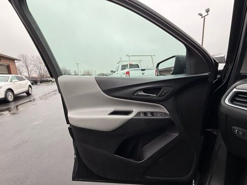 Used 2018 Chevrolet Equinox LS image 18