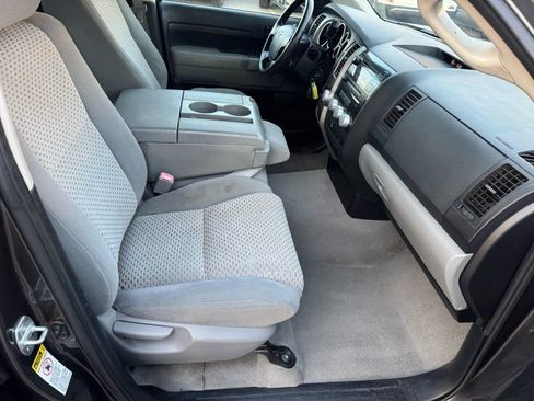 Used 2011 Toyota Tundra 4x4 Double Cab w/ SR5 Pkg image 12