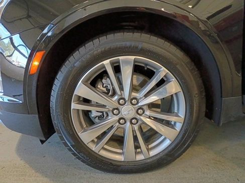 Used 2025 Cadillac XT5 Premium Luxury image 23