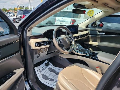 Used 2022 Lincoln Nautilus Reserve image 2