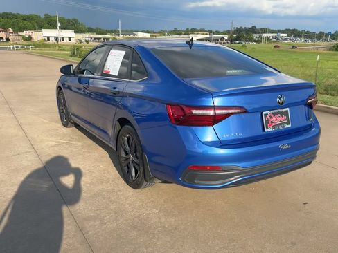 Used 2024 Volkswagen Jetta SE FWD image 7