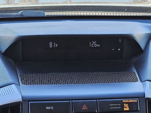 Used 2021 Subaru Ascent Premium w/ Convenience Package image 29