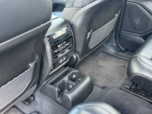 Used 2024 Jeep Grand Cherokee L Limited w/ Luxury Tech Group II image 16