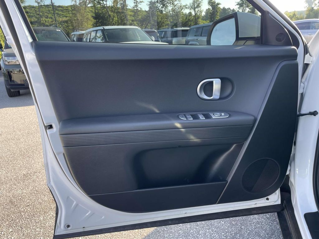 Certified 2024 Hyundai Ioniq 5 SEL RWD image 5