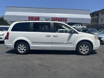 Used 2010 Chrysler Town & Country Touring w/ Safetytec Group
