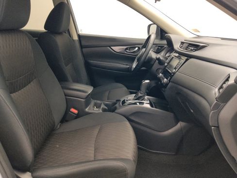 Used 2019 Nissan Rogue SV FWD image 21
